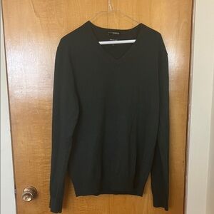 Express Men's Dark green V-Neck Sweater